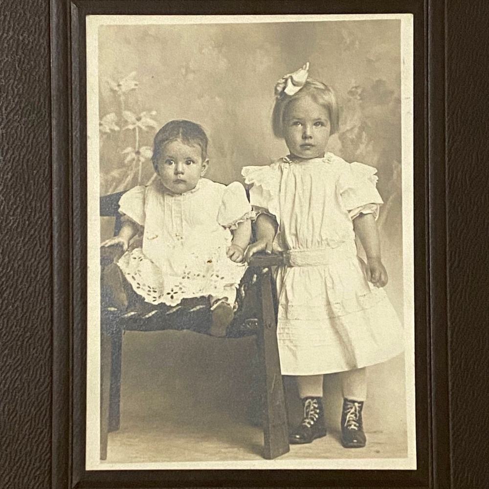 Two Young Girls Photo Cabinet Card Agnew Studio Creston Iowa Midwest USA Sisters